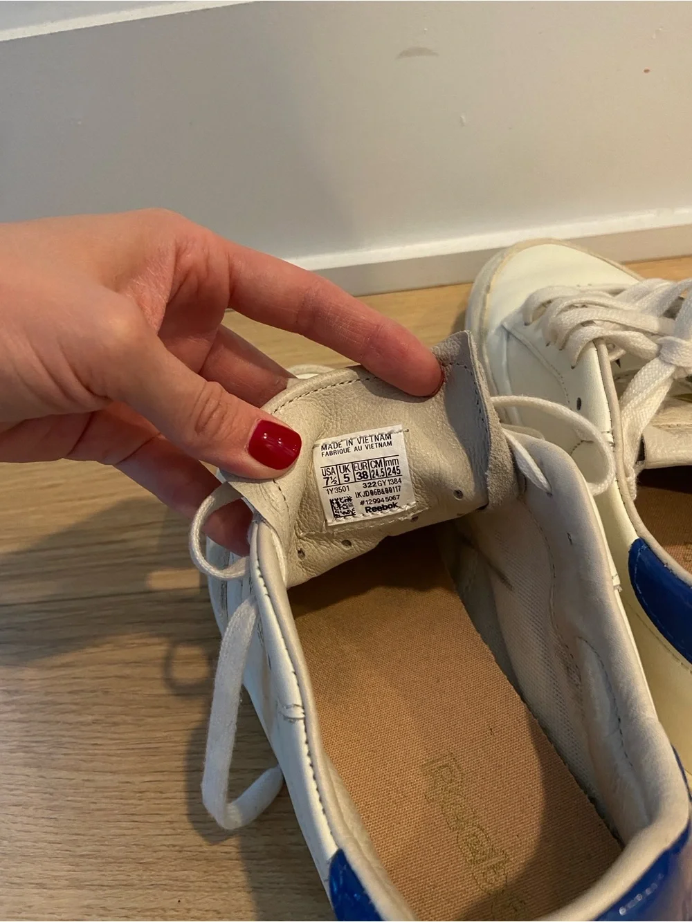 Reebok Club C Leather Sneakers in Off-White with Blue Heel size 7.5